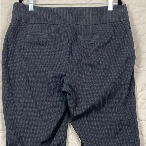 Penningtons Gray Pinstripe Dress Pants Pull On Size 14 - Picture 5 of 11
